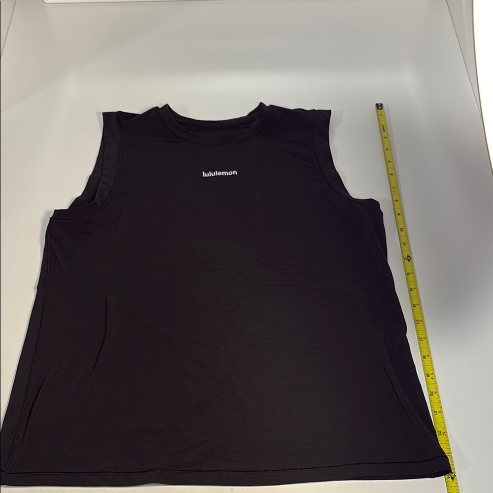 Lululemon Black Sleeveless Tank Top logo